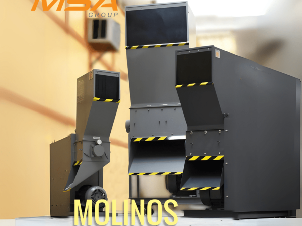 Imagen de molinos industriales para el reciclaje de plásticos con diferentes capacidades (5HP, 10HP, 20HP), diseñados para optimizar el procesamiento de materiales plásticos.